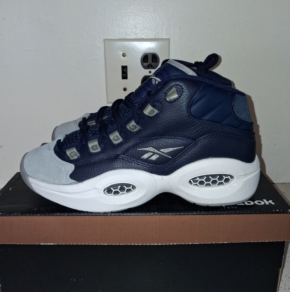 PRICE IS FIRM!!! KIDS SIZE 5.5 - REEBOK QUESTION MID, ALLEN IVERSON. BRAND NEW - Picture 1 of 8